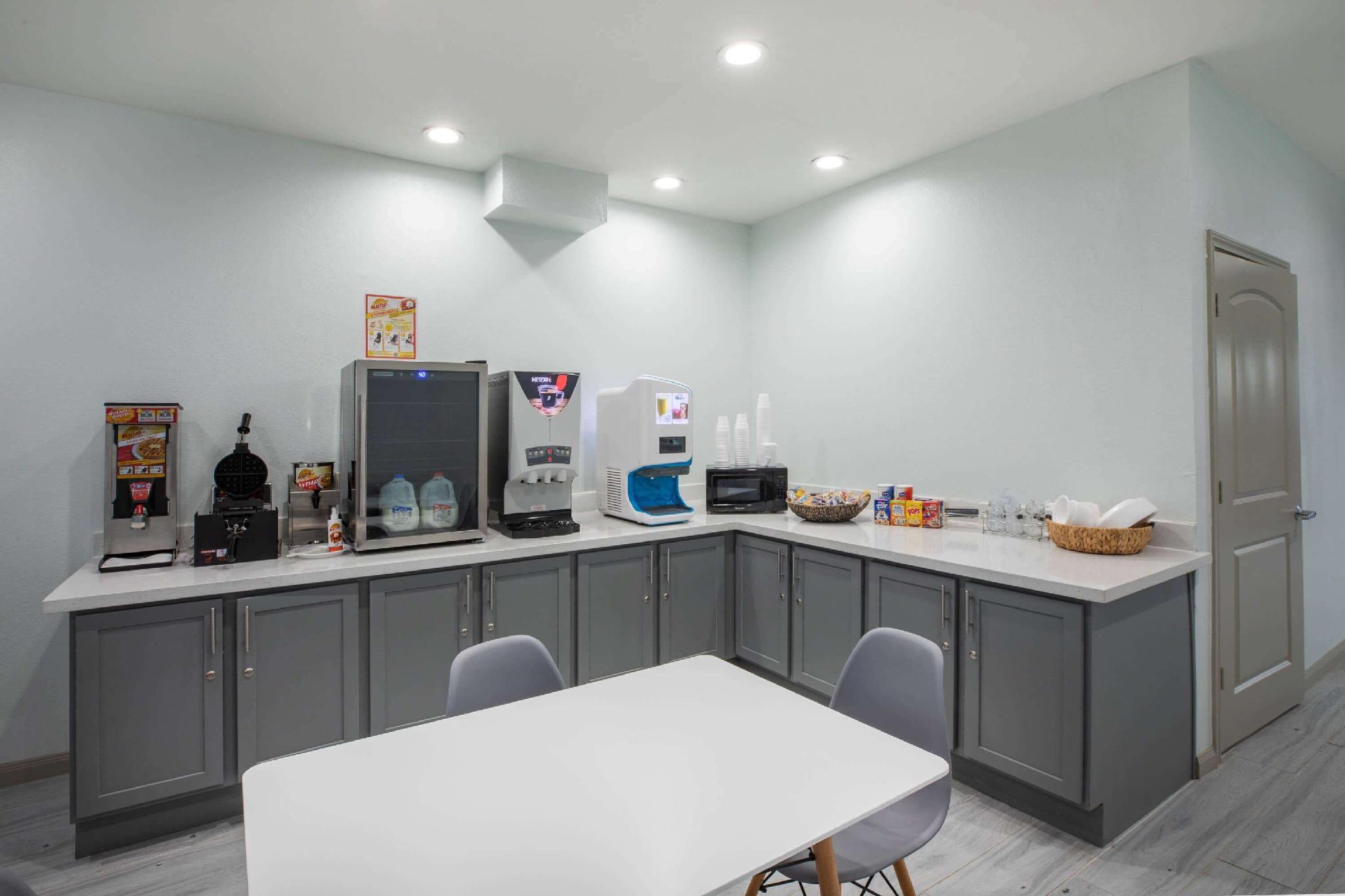 Super 8 By Wyndham Humble Houston Fallcreek Extérieur photo
