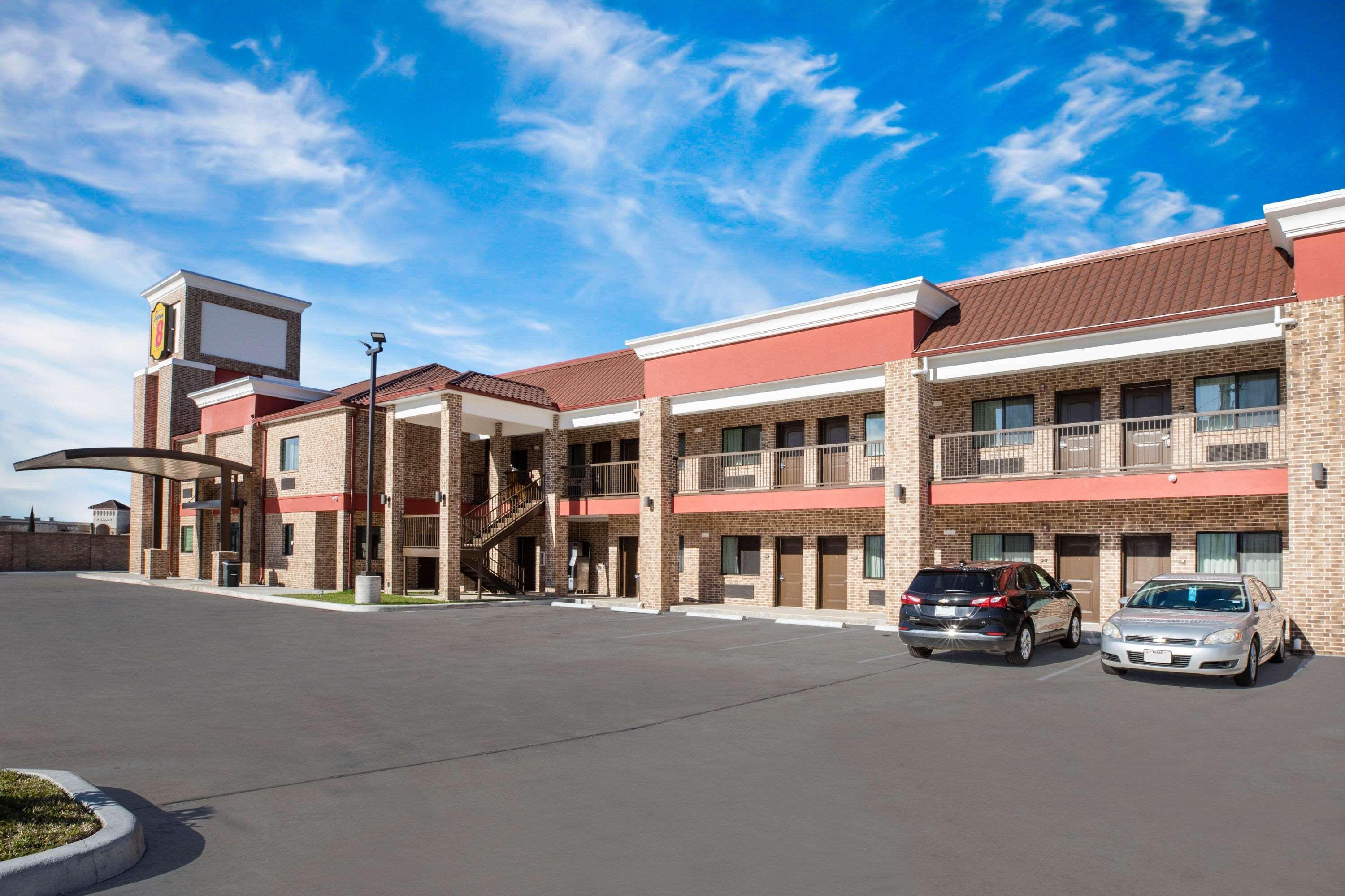 Super 8 By Wyndham Humble Houston Fallcreek Extérieur photo