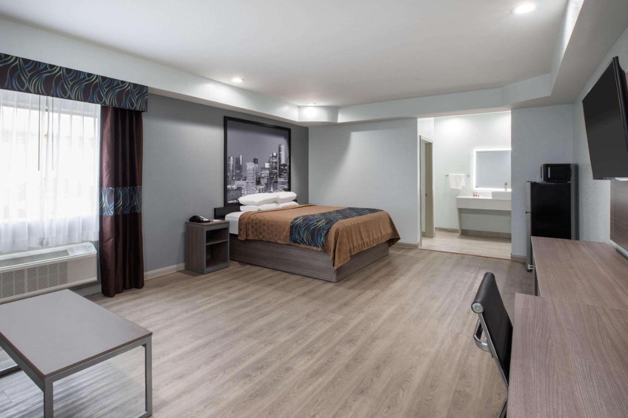 Super 8 By Wyndham Humble Houston Fallcreek Extérieur photo
